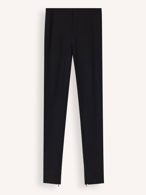 Ontdek de Leila viscosemix legging van Knit-ted in de kleur zwart bij Orangebag. Op werkdagen voor 21:45 besteld, morgen in huis.