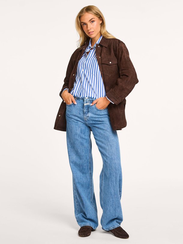 Ontdek de Nikka mid waist loose fit jeans van Closed in de kleur lichtblauw bij Orangebag. Op werkdagen voor 21:45 besteld, morgen in huis.