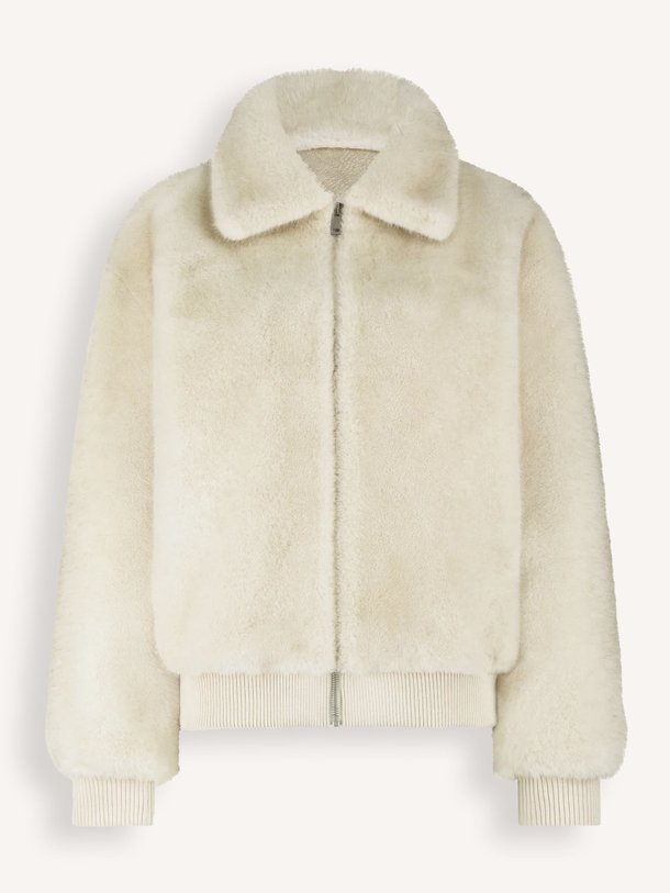 Ontdek de Linn geweven fake fur jack van Alter Ego in de kleur beige bij Orangebag. Op werkdagen voor 21:45 besteld, morgen in huis.