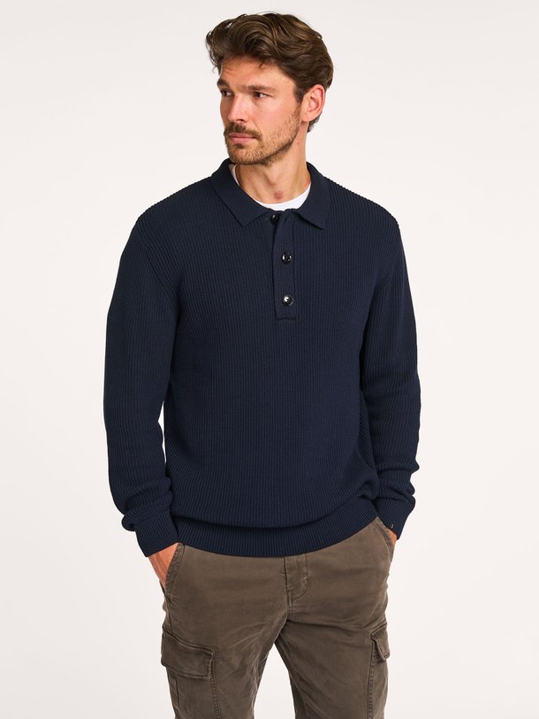 Ontdek de Galway katoenen trui van Butcher of Blue in de kleur donkerblauw bij Orangebag. Op werkdagen voor 21:45 besteld, morgen in huis.