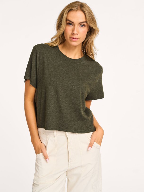 Ontdek de Ypawood katoenmix T-shirt van American Vintage in de kleur donkergroen bij Orangebag. Op werkdagen voor 21:45 besteld, morgen in huis.