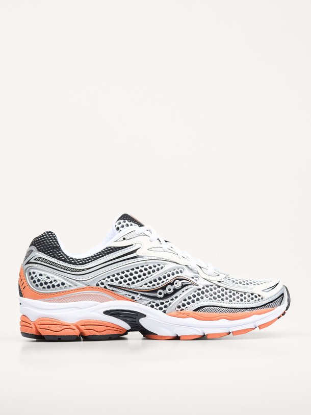 Ontdek de Progrid Omni 9 lederen sneakers met mesh van Saucony in de kleur oranje bij Orangebag. Op werkdagen voor 21:45 besteld, morgen in huis.