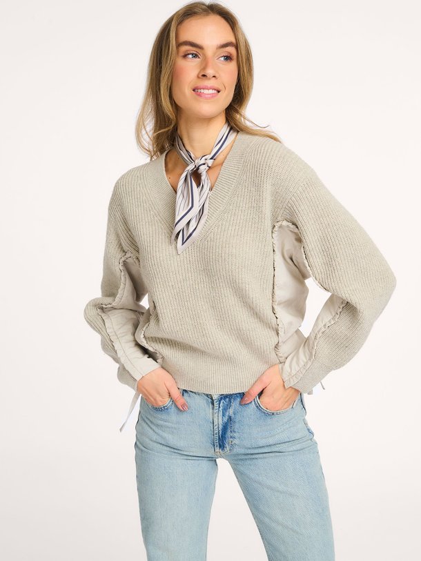 Ontdek de Wolmix rib trui van Yaya in de kleur grijs bij Orangebag. Op werkdagen voor 21:45 besteld, morgen in huis.