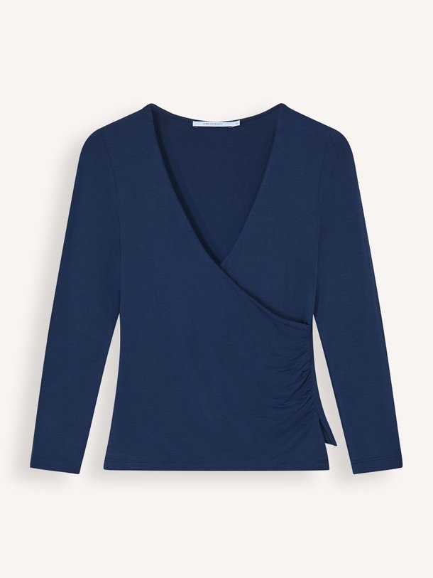 Ontdek de Elrik eco vero viscosemix top van La Fee Maraboutee in de kleur donkerblauw bij Orangebag. Op werkdagen voor 21:45 besteld, morgen in huis.