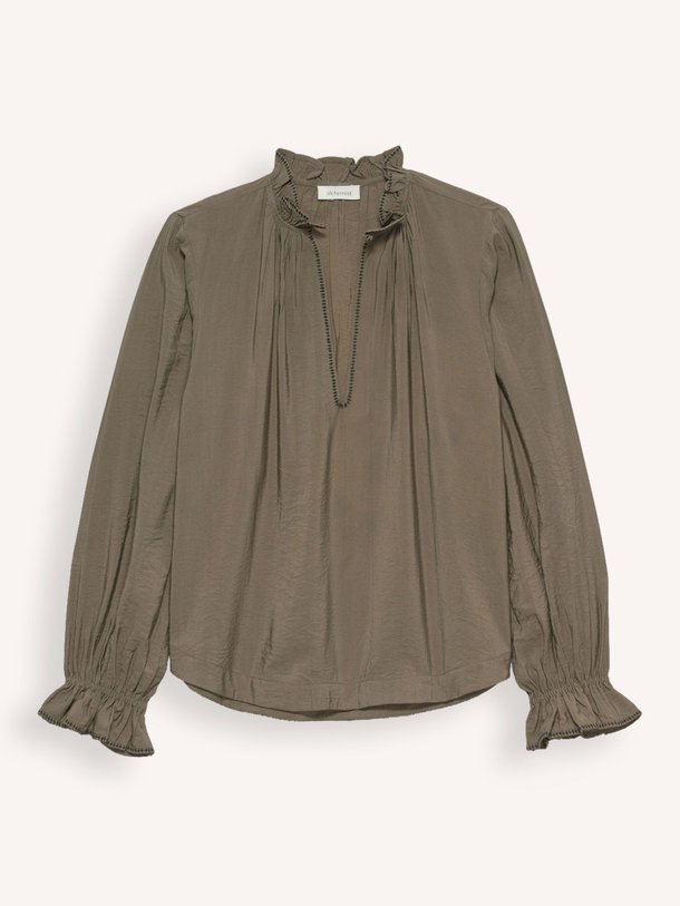 Ontdek de Ella viscosemix top van Alchemist in de kleur kaki bij Orangebag. Op werkdagen voor 21:45 besteld, morgen in huis.