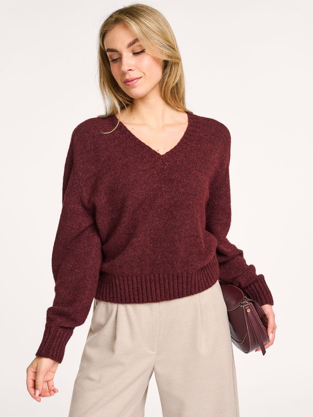 Ontdek de Gilly alpacamix trui van Nathalie Vleeschouwer in de kleur bordeauxrood bij Orangebag. Op werkdagen voor 21:45 besteld, morgen in huis.