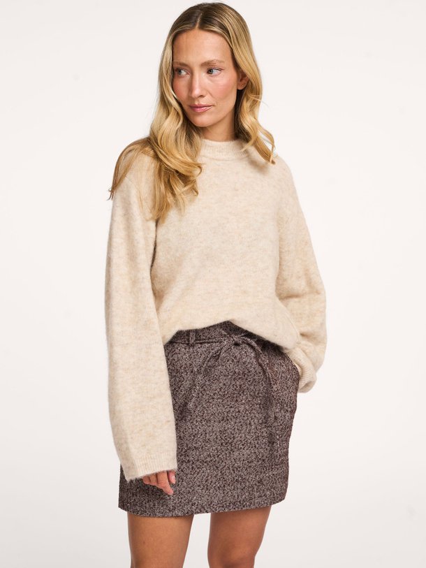 Ontdek de Beate wolmix trui van Second Female in de kleur beige bij Orangebag. Op werkdagen voor 21:45 besteld, morgen in huis.