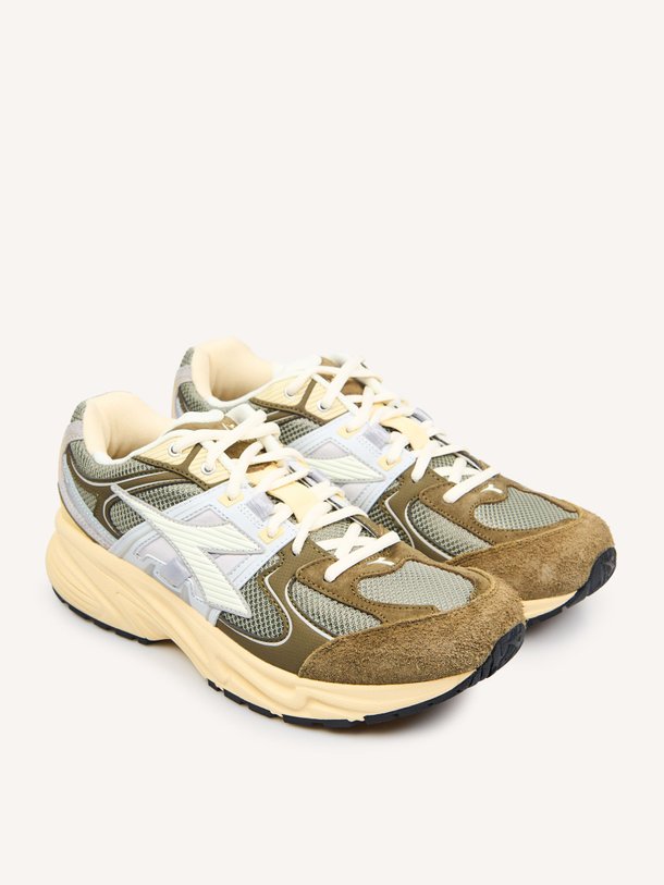 Ontdek de Mythos star suède sneakers van Diadora in de kleur mosgroen bij Orangebag. Op werkdagen voor 21:45 besteld, morgen in huis.