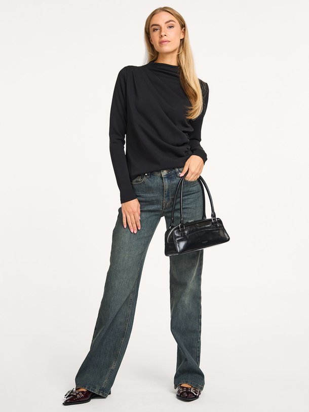 Ontdek de The Louis high waist wide leg jeans van My Essential Wardrobe in de kleur donkerblauw bij Orangebag. Op werkdagen voor 21:45 besteld, morgen in huis.