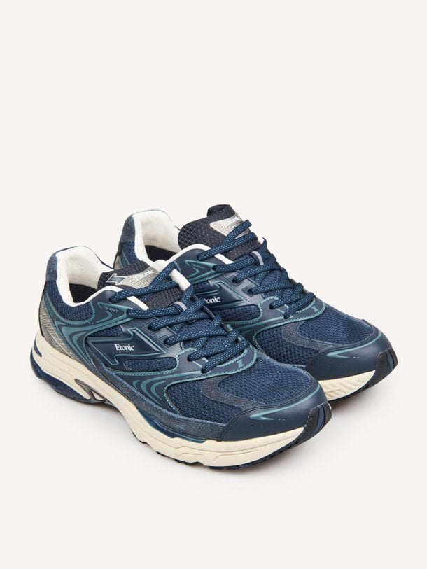 Ontdek de Evolution suède sneakers met mesh van Etonic in de kleur donkerblauw bij Orangebag. Op werkdagen voor 21:45 besteld, morgen in huis.