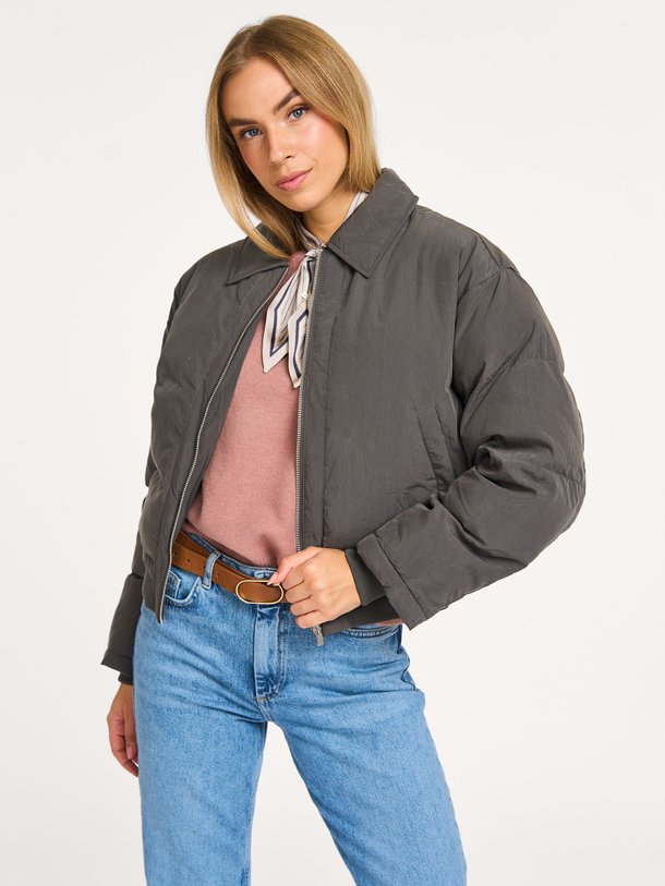 Ontdek de Lyocellmix gewatteerde jas van Yaya in de kleur antraciet bij Orangebag. Op werkdagen voor 21:45 besteld, morgen in huis.