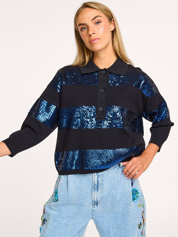Ontdek de Illuminati viscosemix trui van Essentiel Antwerp in de kleur donkerblauw bij Orangebag. Op werkdagen voor 21:45 besteld, morgen in huis.