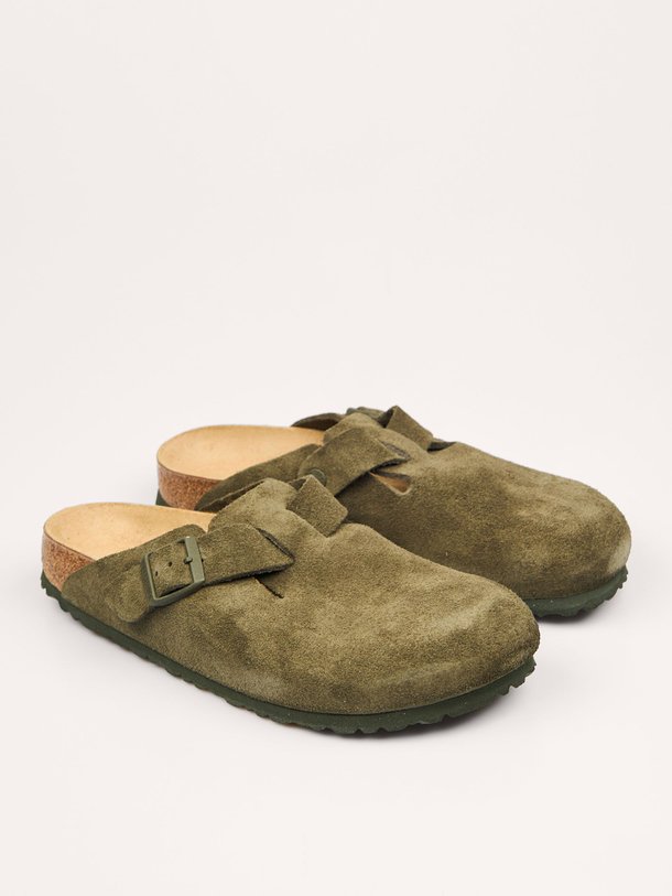 Ontdek de Arizona suède big buckle slippers van Birkenstock in de kleur groen bij Orangebag. Op werkdagen voor 21:45 besteld, morgen in huis.