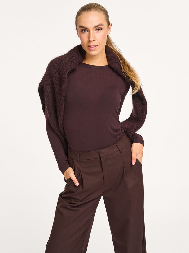Ontdek de Matima merinowolmix slub longsleeve van Second Female in de kleur donkerbruin bij Orangebag. Op werkdagen voor 21:45 besteld, morgen in huis.