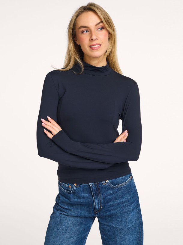 Ontdek de M493 jersey longsleeve van Majestic Filatures in de kleur zwart bij Orangebag. Op werkdagen voor 21:45 besteld, morgen in huis.