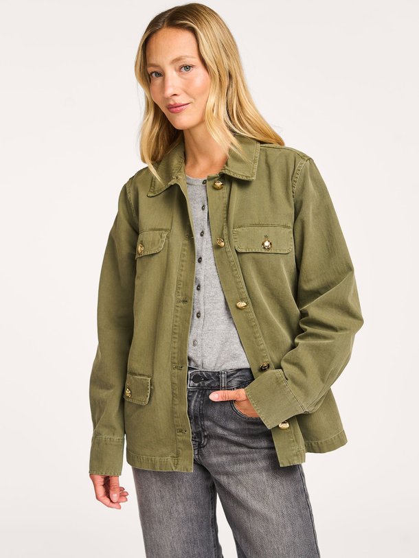 Ontdek de Corey katoenen jack van Anine Bing in de kleur legergroen bij Orangebag. Op werkdagen voor 21:45 besteld, morgen in huis.