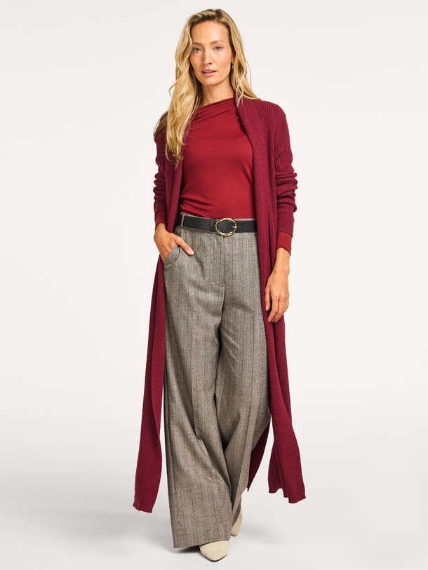 Ontdek de Elyros merino wolmix rib vest van La Fee Maraboutee in de kleur bordeauxrood bij Orangebag. Op werkdagen voor 21:45 besteld, morgen in huis.