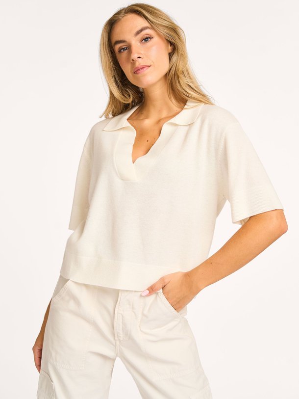 Ontdek de Wollen top van Sofie Schnoor in de kleur off-white bij Orangebag. Op werkdagen voor 21:45 besteld, morgen in huis.