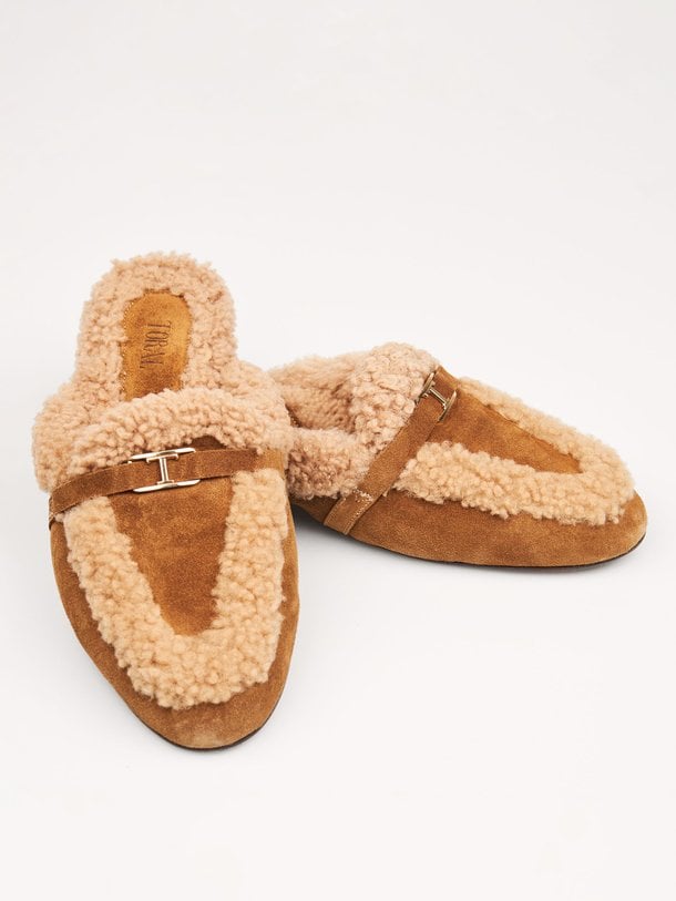 Toral Daphne - Suède Shearling Loafers - Cognac Ontdek de Daphne suède shearling loafers van Toral in de kleur cognac bij Orangebag. Op werkdagen voor 21:45 besteld, morgen in huis.