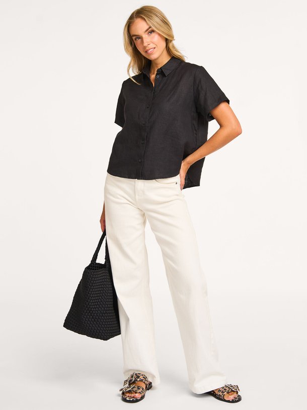 Ontdek de Mina linnen blouse van Samsoe Samsoe in de kleur zwart bij Orangebag. Op werkdagen voor 21:45 besteld, morgen in huis.