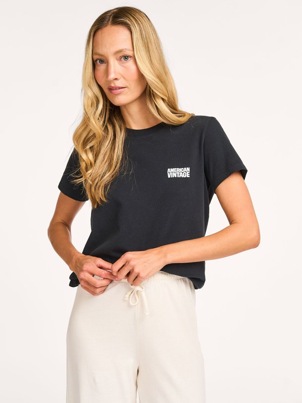 Ontdek de Ykobow katoenen T-shirt met logo van American Vintage in de kleur zwart bij Orangebag. Op werkdagen voor 21:45 besteld, morgen in huis.