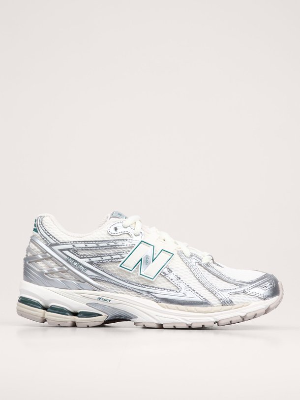 Ontdek de M1906, mesh sneakers van New Balance bij Orangebag. Op werkdagen voor 21:45 besteld, morgen in huis.