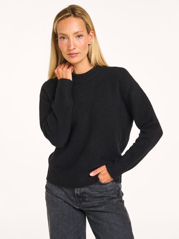 Ontdek de Anour alpacamix trui van Samsoe Samsoe in de kleur zwart bij Orangebag. Op werkdagen voor 21:45 besteld, morgen in huis.