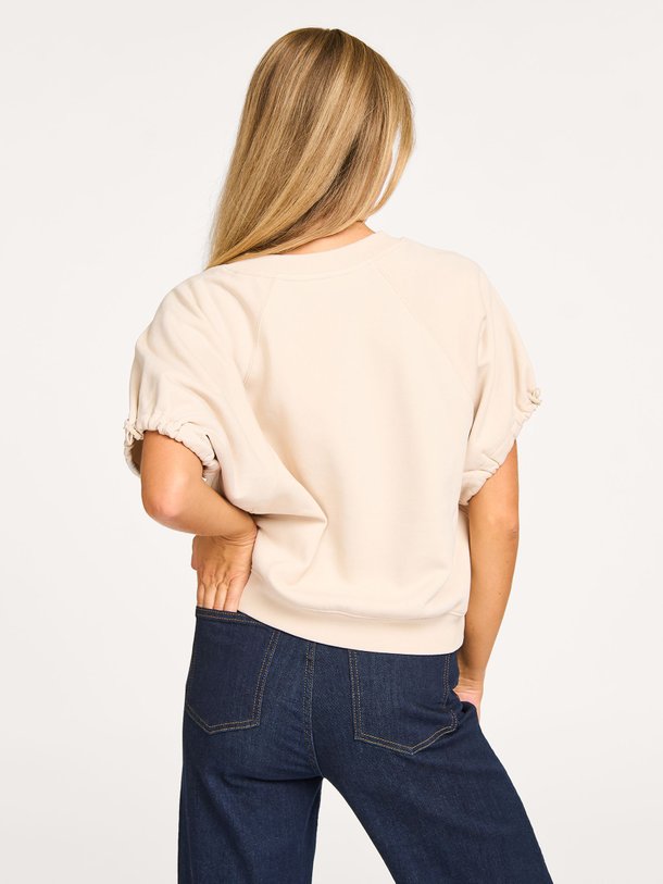 Ontdek de Katoenmix sweater van Yaya in de kleur ecru bij Orangebag. Op werkdagen voor 21:45 besteld, morgen in huis.