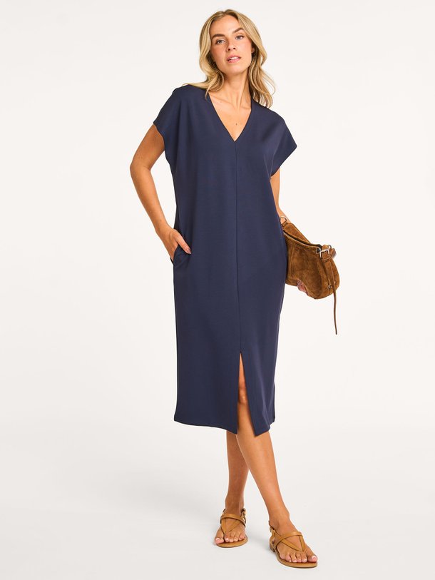 Ontdek de Viscosemix jurk van Yaya in de kleur donkerblauw bij Orangebag. Op werkdagen voor 21:45 besteld, morgen in huis.