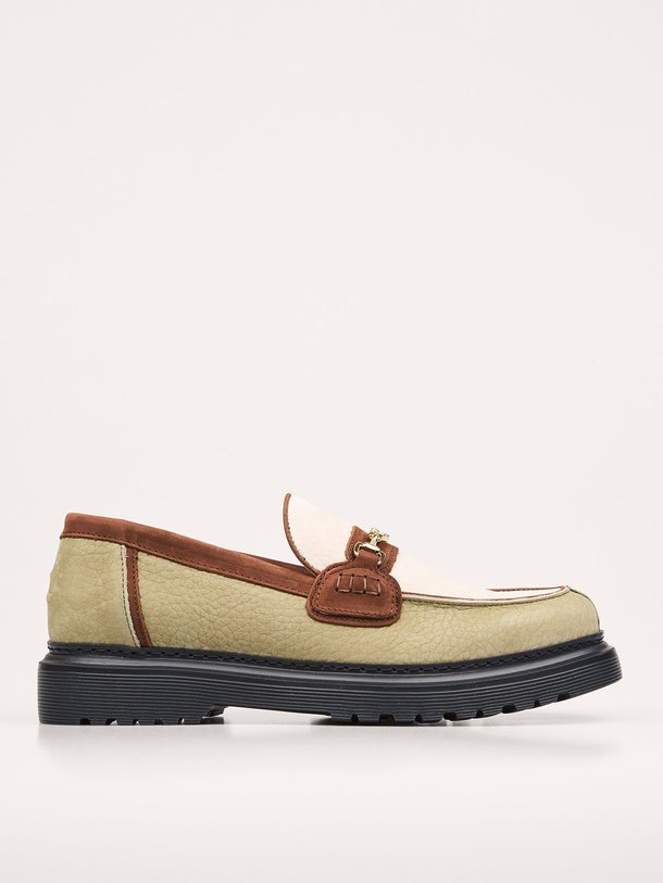 Ontdek de Loafer Grain lederen instappers van Filling Pieces in de kleur groen bij Orangebag. Op werkdagen voor 21:45 besteld, morgen in huis.