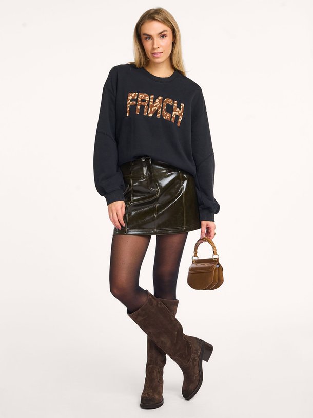 Ontdek de Katoenmix logo sweater van Frnch in de kleur antraciet bij Orangebag. Op werkdagen voor 21:45 besteld, morgen in huis.