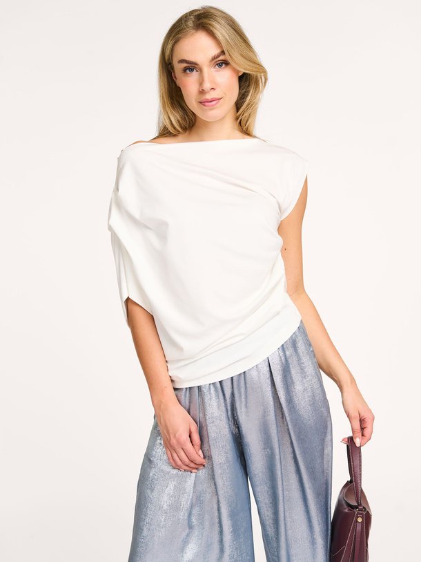 Ontdek de Gaby viscosemix off shoulder top van Nathalie Vleeschouwer in de kleur wit bij Orangebag. Op werkdagen voor 21:45 besteld, morgen in huis.
