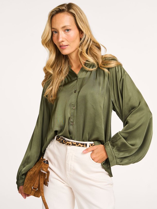 La Fee Maraboutee Elvia - Viscose Blouse - Kaki Ontdek de Elvia viscose blouse van La Fee Maraboutee in de kleur kaki bij Orangebag. Op werkdagen voor 21:45 besteld, morgen in huis.