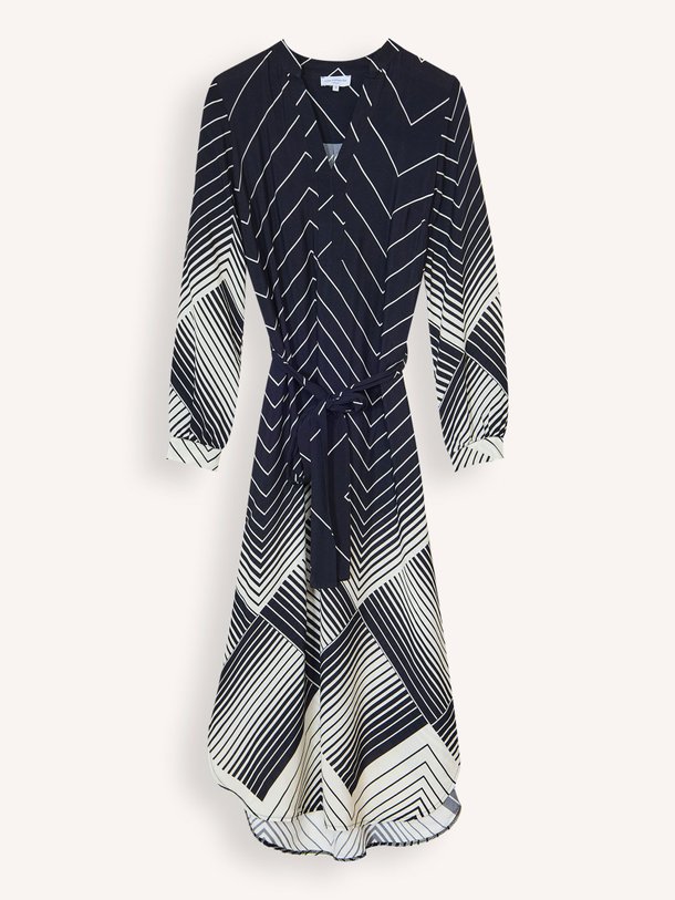 Ontdek de Elion eco vero viscose maxi jurk van La Fee Maraboutee in de kleur zwart bij Orangebag. Op werkdagen voor 21:45 besteld, morgen in huis.