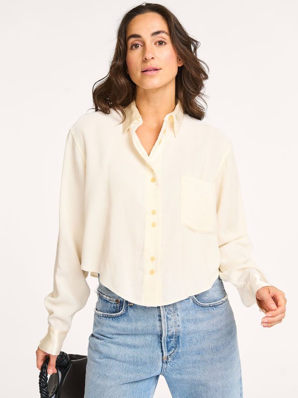 Ontdek de Viscose ribcord blouse van forte_forte in de kleur crème bij Orangebag. Op werkdagen voor 21:45 besteld, morgen in huis.