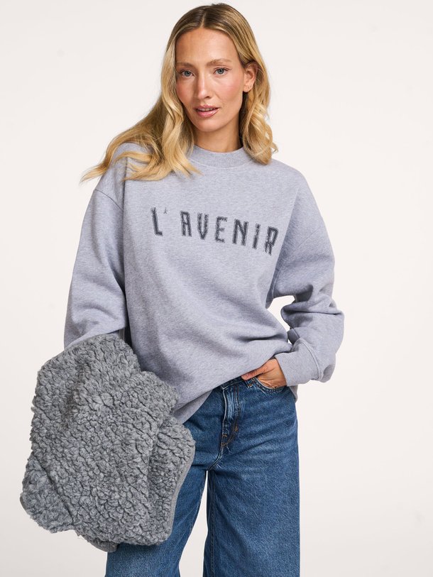 Ontdek de Miyu katoenmix sweater met print van Club L`avenir in de kleur grijs bij Orangebag. Op werkdagen voor 21:45 besteld, morgen in huis.