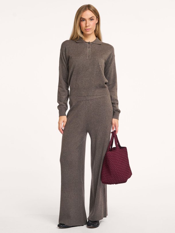 Ontdek de wolmix broek van Frnch in de kleur taupe bij Orangebag. Op werkdagen voor 21:45 besteld, morgen in huis.