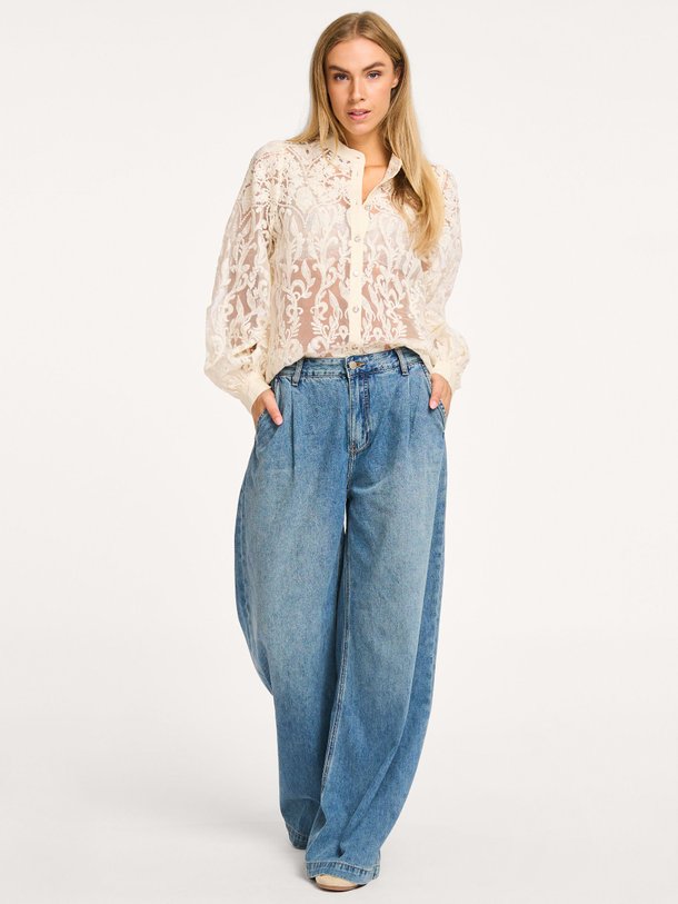 Ontdek de Mid waist loose fit jeans van Summum in de kleur blauw bij Orangebag. Op werkdagen voor 21:45 besteld, morgen in huis.