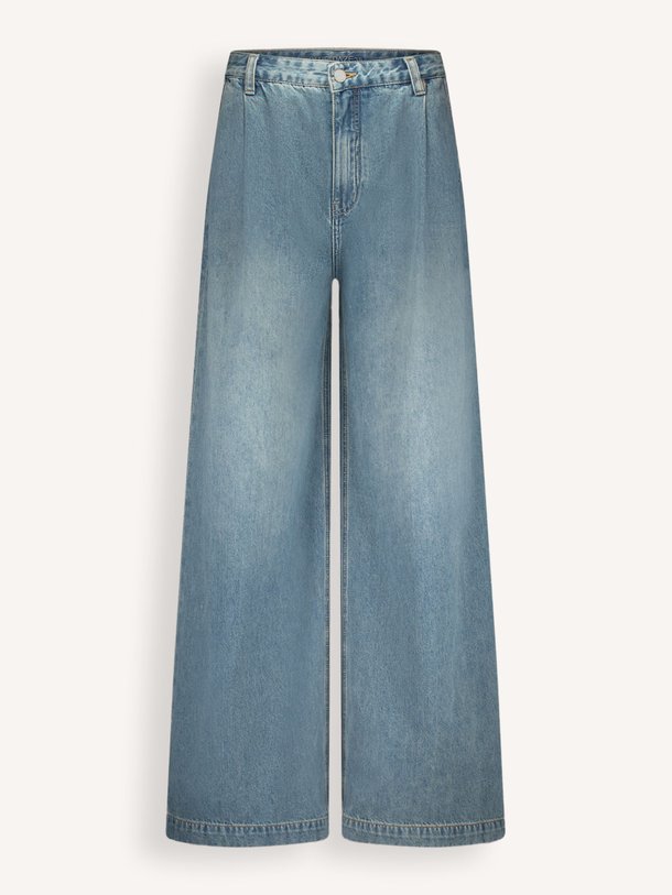 Ontdek de Mid waist loose fit jeans van Summum in de kleur blauw bij Orangebag. Op werkdagen voor 21:45 besteld, morgen in huis.