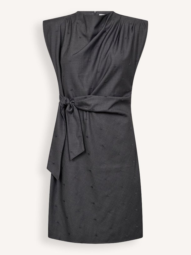Ontdek de Saga viscosemix jurk met borduursel van Co'Couture in de kleur donkergrijs bij Orangebag. Op werkdagen voor 21:45 besteld, morgen in huis.