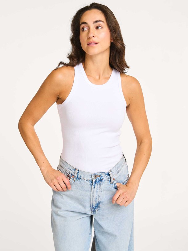 Ontdek de Alexo organic cotton rib tanktop van Samsoe Samsoe in de kleur wit bij Orangebag. Op werkdagen voor 21:45 besteld, morgen in huis.
