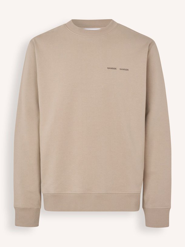 Ontdek de Norsbro organic cotton logo sweater van Samsoe Samsoe in de kleur taupe bij Orangebag. Op werkdagen voor 21:45 besteld, morgen in huis.