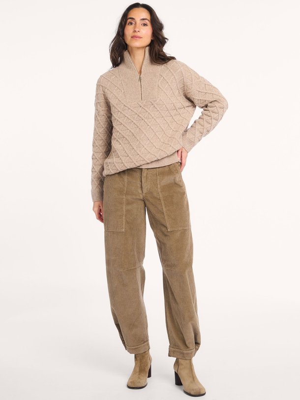 Ontdek de Rhannon high waist barrel fit ribcord broek van Closed in de kleur beige bij Orangebag. Op werkdagen voor 21:45 besteld, morgen in huis.