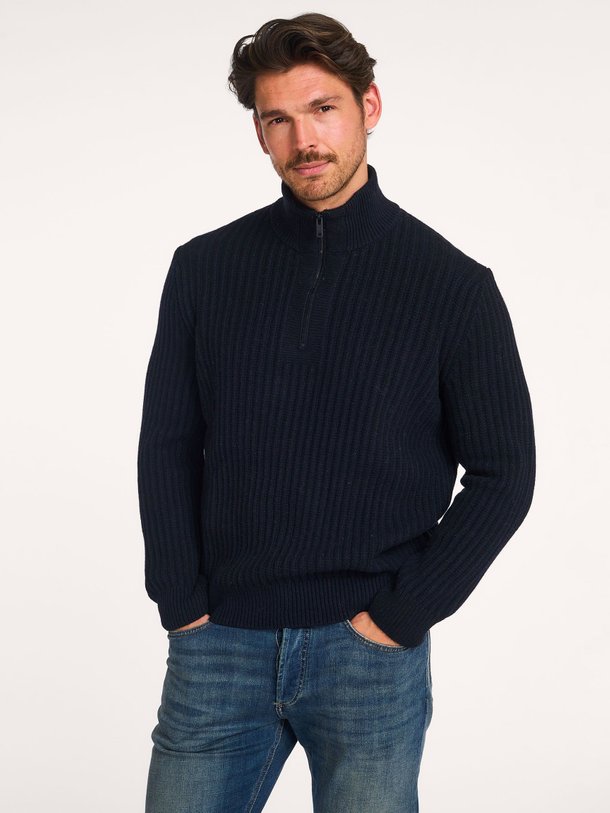 Ontdek de Kwinter wolmix trui van Boss in de kleur donkerblauw bij Orangebag. Op werkdagen voor 21:45 besteld, morgen in huis.