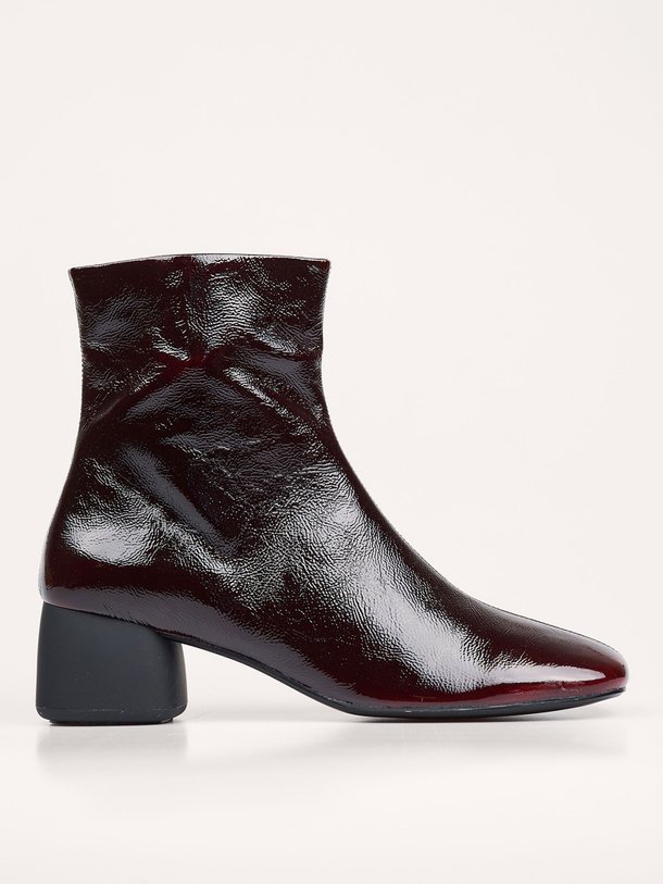 Ontdek de Livia patent lederen laarzen van Vagabond Shoemakers in de kleur bordeauxrood bij Orangebag. Op werkdagen voor 21:45 besteld, morgen in huis.