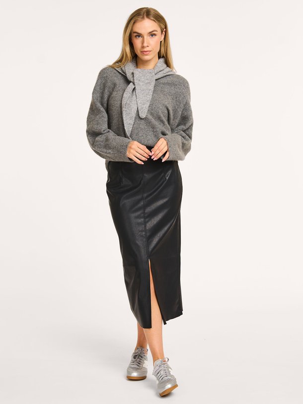 Ontdek de Pogy viscosemix leatherlook rok van Knit-ted in de kleur zwart bij Orangebag. Op werkdagen voor 21:45 besteld, morgen in huis.