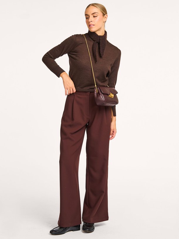 Ontdek de Provenco viscosemix pantalon van Sessun in de kleur donkerbruin bij Orangebag. Op werkdagen voor 21:45 besteld, morgen in huis.