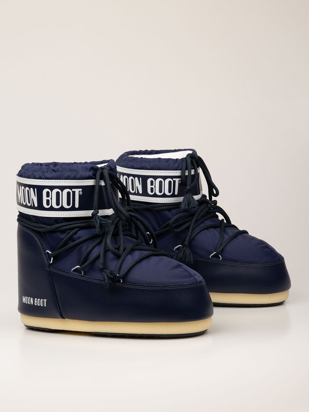 Ontdek de Lage gewatteerde nylon snowboots van Moon Boot in de kleur donkerblauw bij Orangebag. Op werkdagen voor 21:45 besteld, morgen in huis.