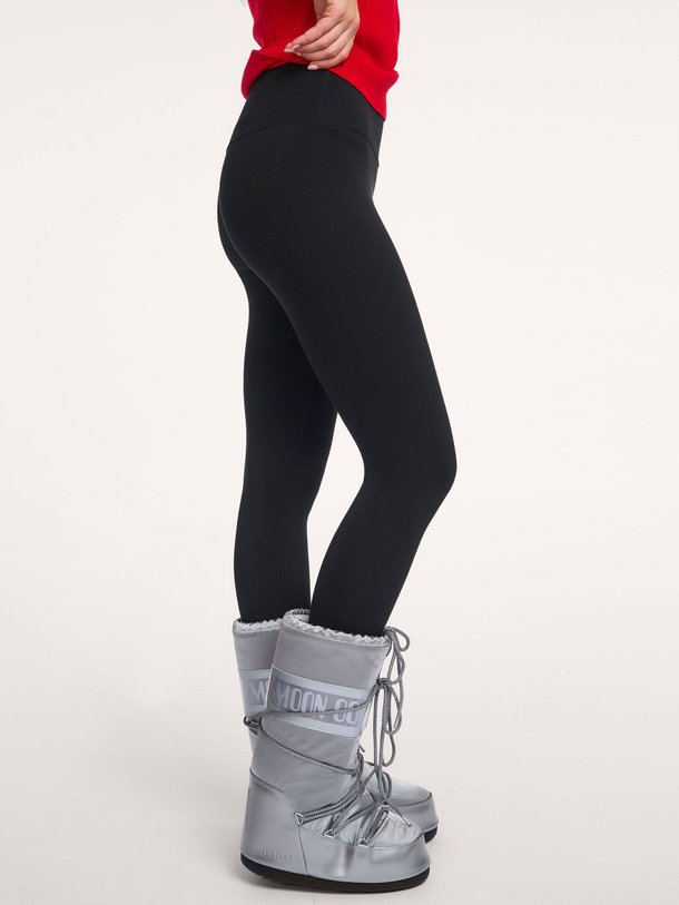 Ontdek de Hoge gewatteerde nylon snowboots van Moon Boot in de kleur zilverkleur bij Orangebag. Op werkdagen voor 21:45 besteld, morgen in huis.