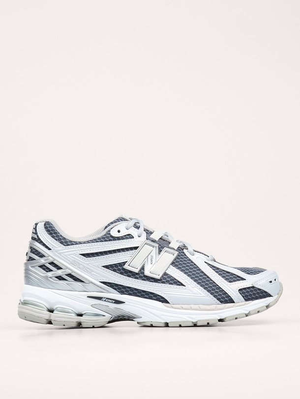 Ontdek de U1906, metallic mesh sneakers van New Balance bij Orangebag. Op werkdagen voor 21:45 besteld, morgen in huis.